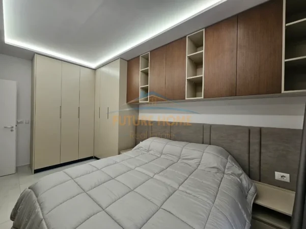 Tirane, jepet me qera apartament 1+1 Kati 5, 66 m² 900 € (Zogu Zi)