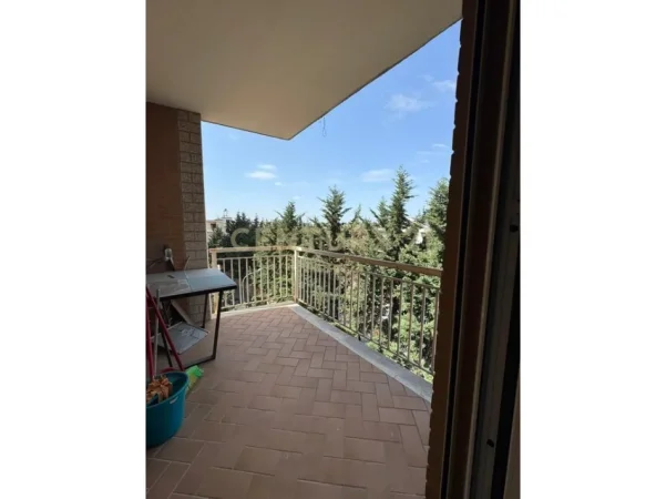 Tirane, jepet me qera apartament 1+1+Ballkon Kati 2, 70 m² 600 € (don bosko)