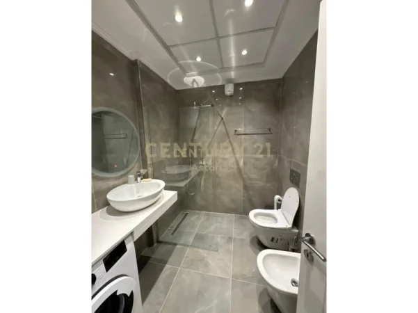 Tirane, jepet me qera apartament 1+1+Ballkon Kati 2, 70 m² 600 € (don bosko)
