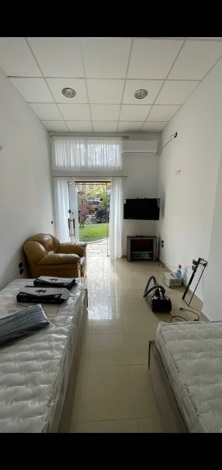 Tirane, jepet me qera garsoniere 1+1 Kati 1, 35 m² 402 € (Street Gramoz pashko near Uniersity of Ekonomic)