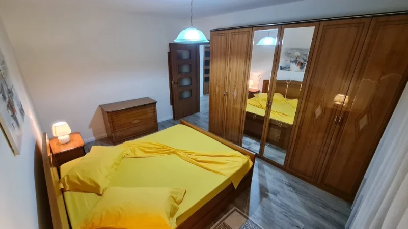 Tirane, shitet apartament 1+1 Kati 4, 145.000 € 