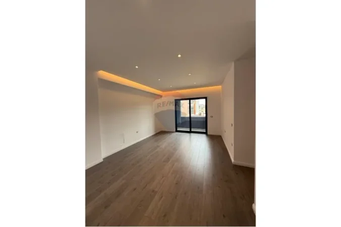Tirane, shitet apartament 1+1 , 129 m² 235.000 € 