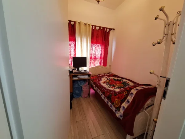 Tirane, shitet apartament 2+1+Ballkon Kati 2, 83 m² 150.000 € (Ali Demi/Kompleksi Mangalem)