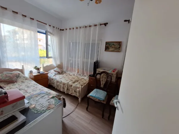 Tirane, shitet apartament 2+1+Ballkon Kati 2, 83 m² 150.000 € (Ali Demi/Kompleksi Mangalem)