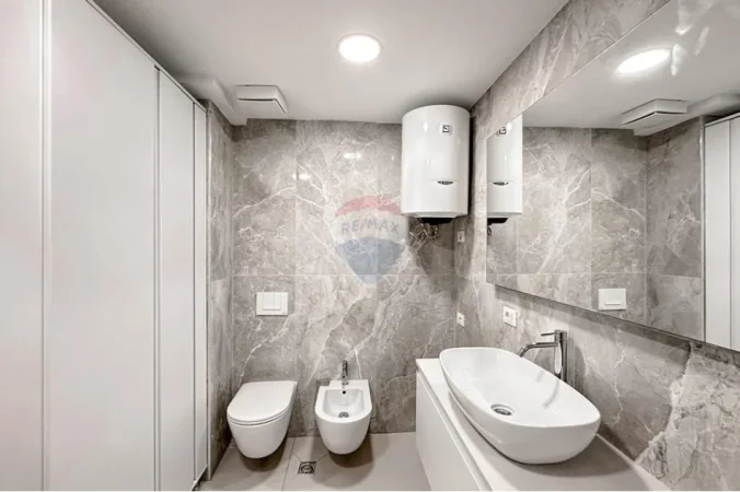 Tirane, shitet apartament 3+1 , 129 m² 329.000 € 