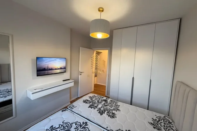 Tirane, jepet me qera apartament 1+1 Kati 4, 50 m² 450 € (Medreseja)