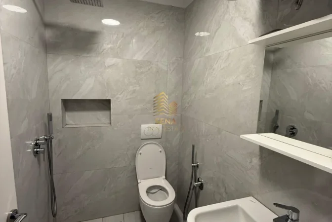 Tirane, jepet me qera apartament 1+1 Kati 4, 50 m² 450 € (Medreseja)