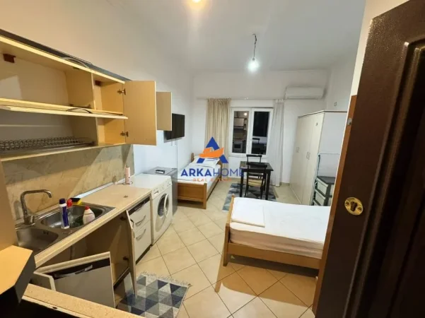 Tirane, jepet me qera apartament 1+1 Kati 5, 30 m² 300 € 