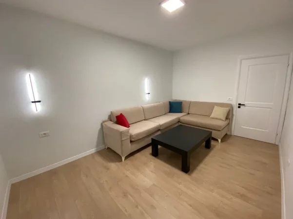 Tirane, jepet me qera apartament 1+1 Kati 6, 60 m² 650 € (Rruga e Elbasanit)