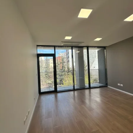 Tirane, jepet me qera zyre , 78 m² 1.100 € (Lake View Residence)