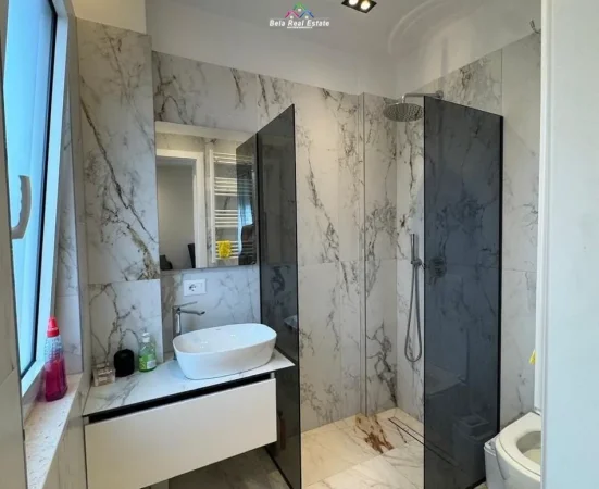 Tirane, jepet me qera apartament 1+1 Kati 9, 50 m² 675 € (Delijorgji)