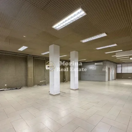 Tirane, jepet me qera ambjent biznesi Kati 2, 350 m² 3.000 € (Qytet Studenti)