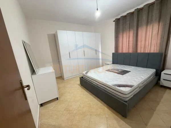 Tirane, jepet me qera apartament 2+1 Kati 1, 88 m² 350 € (Fresk)