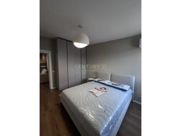 Durres, jepet me qera apartament 1+1 Kati 8, 80 m² 700 € 
