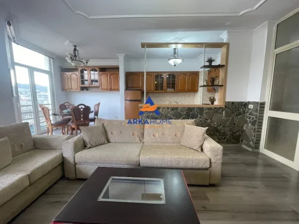 Tirane, jepet me qera apartament 2+1+Ballkon Kati 12, 120 m² 600 € 