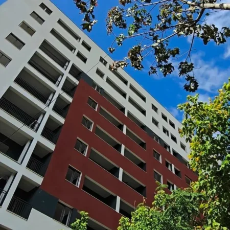 Tirane, shitet apartament 2+1+Ballkon , 80 m² 148.960 € (Xhamllik)