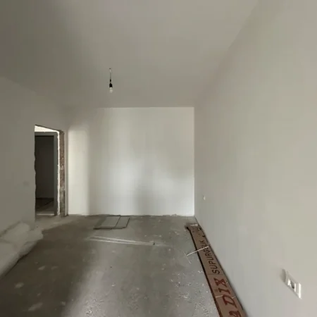 Tirane, shitet apartament 2+1+Ballkon , 80 m² 148.960 € (Xhamllik)