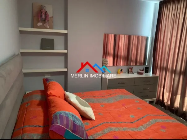 Tirane, jepet me qera apartament 2+1+Ballkon Kati 6, 100 m² 645 € (RRUGA ARTAN LENJA,ISH-FUSHA AVIACIONIT)