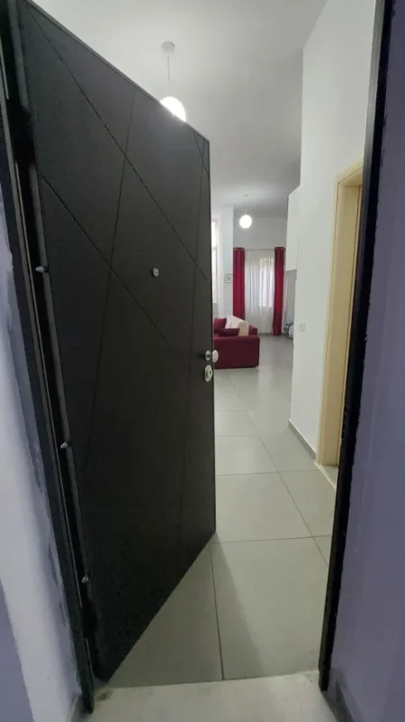 Tirane, shitet garsonier 1+1 Kati 2, 53 m² 76.000 €
