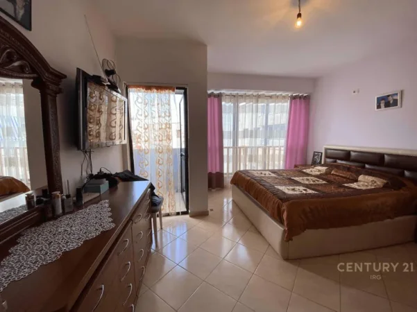 Tirane, shes apartament 1+1 Kati 8, 66 m² 105.000 € (Yzberisht)