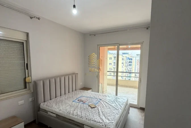 Tirane, jepet me qera apartament 2+1+Ballkon Kati 7, 120 m² 550 € (Astir, Vila L)