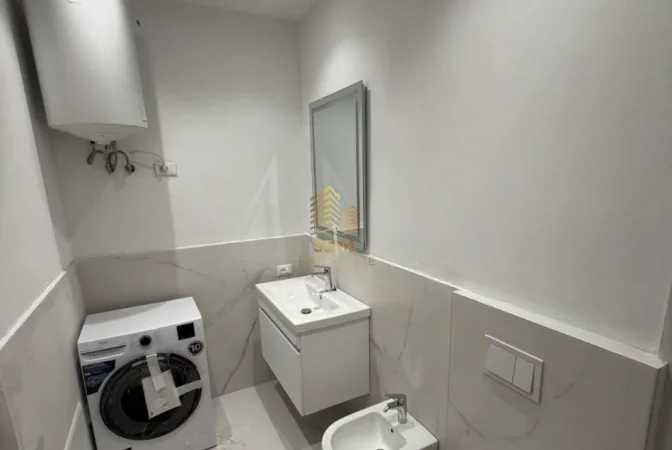 Tirane, jepet me qera apartament 2+1+Ballkon Kati 7, 120 m² 550 € (Astir, Vila L)