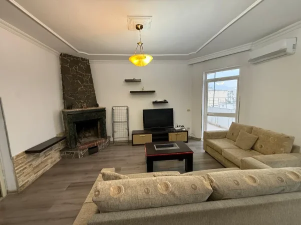 Tirane, jepet me qera apartament 2+1+Ballkon Kati 12, 600 € (Rruga e Kavajës)