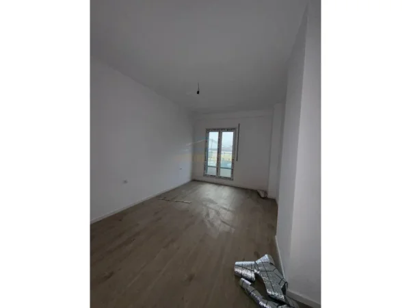 Tirane, shitet apartament 2+1 , 108 m² 118.000 € (Rezidenca Pajtoni,Kamez)