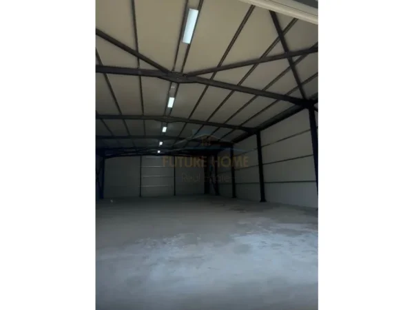 Tirane, jepet me qera ambjent biznesi Kati 0, 650 m² 1.800 € 