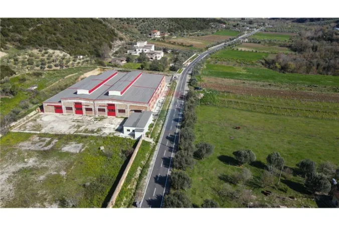 Vlore, jepet me qera magazine Kati 0, 6.000 m² (Rruga Demokracia, Vlore)