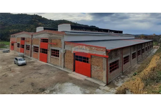 Vlore, jepet me qera magazine Kati 0, 6.000 m² (Rruga Demokracia, Vlore)