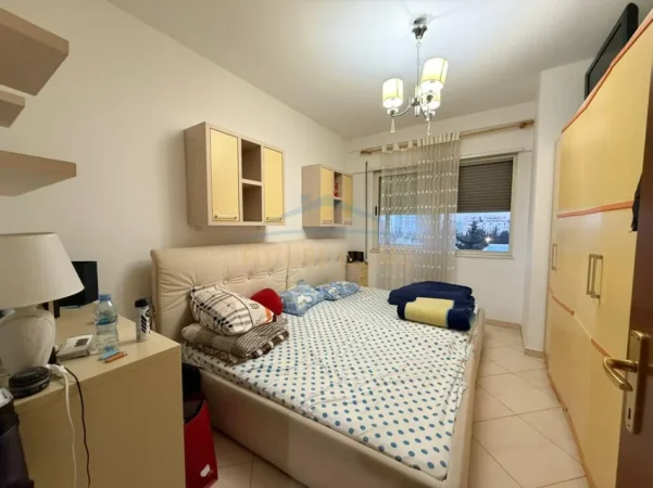 Tirane, jepet me qera apartament 1+1+Ballkon Kati 4, 58 m² 500 € (Don Bosko)