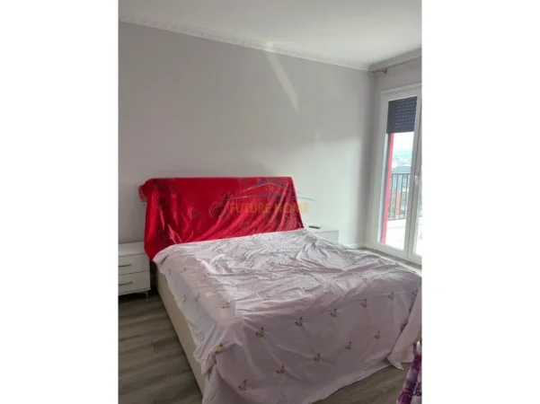 Tirane, jepet me qera apartament 2+1 Kati 4, 108 m² 550 € (Paskuqan)