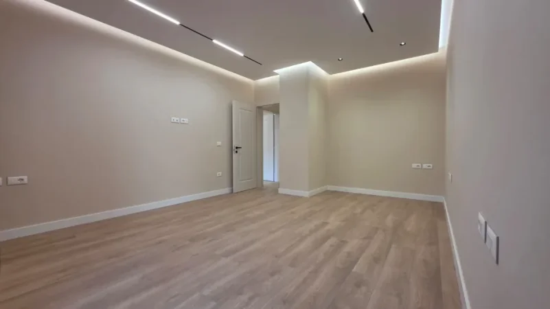 Tirane, jepet me qera zyre Kati 2, 130 m² 2.500 € (AIR ALBANIA)