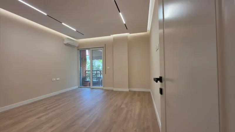 Tirane, jepet me qera zyre Kati 2, 130 m² 2.500 € (AIR ALBANIA)
