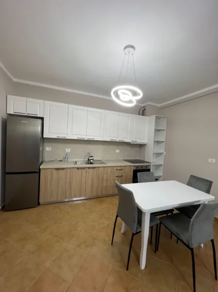Tirane, jepet me qera apartament 1+1 Kati 4, 500 € (Jordan Misja)