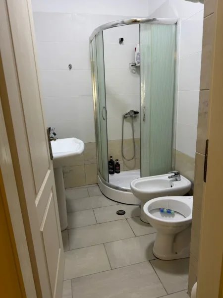 Tirane, jepet me qera apartament 2+1 Kati 5, 55.000LEKE  (LIQENI I THATE)