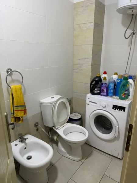 Tirane, jepet me qera apartament 2+1 Kati 5, 55.000LEKE  (LIQENI I THATE)
