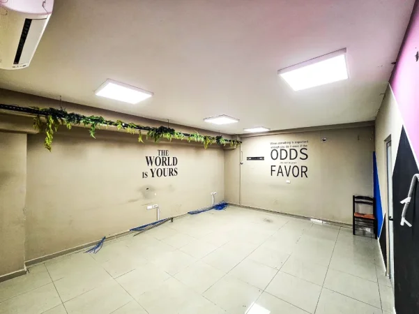 jepet me qera zyre Kati 5, 300 m² 3.000 € (RRUGA E DIBRES)