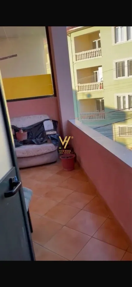 Tirane, jepet me qera apartament 1+1+Ballkon Kati 3, 70 m² 420 € (SELITE)