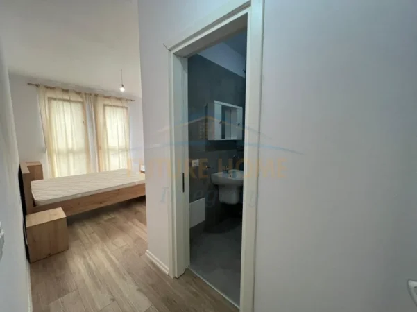 Tirane, jepet me qera apartament 2+1 Kati 7, 94 m² 470 € (Kompleksi Univers City, QTU)