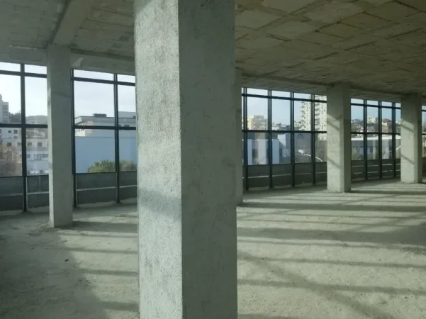 Durres, jepet me qera ambjent biznesi Kati 3, 324 m² 1.600 € (Rruga Aleksander Goga)