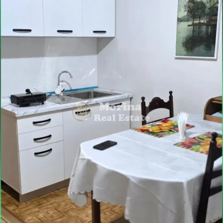 Tirane, jepet me qera apartament 2+1 Kati 4, 90 m² 550 € (Rruga Kongresi Manastirit)