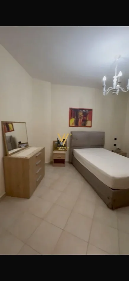 Tirane, jepet me qera apartament 1+1+Ballkon Kati 8, 65 m² 470 € (ASTIR)