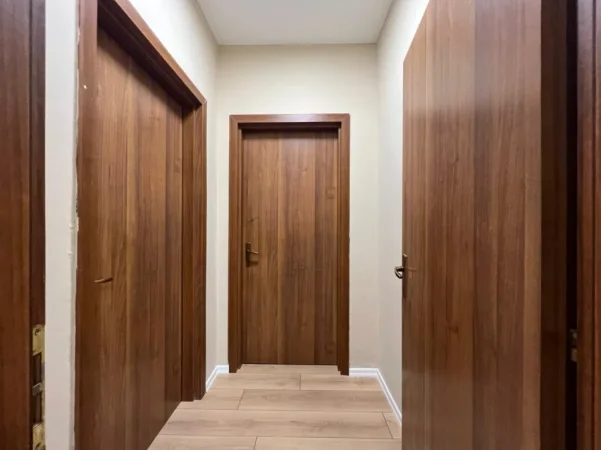 Tirane, jepet me qera zyre Kati 2, 100 m² 1.000 € (Lulishtja)