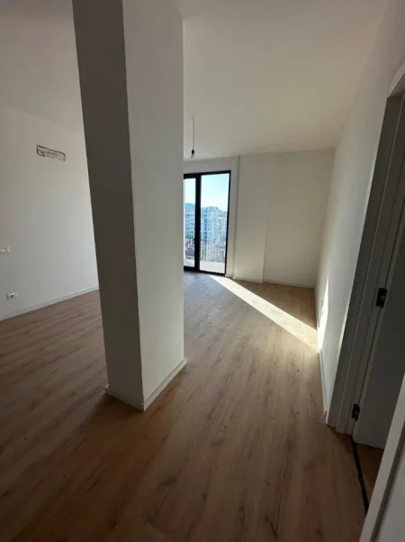 Tirane, jepet me qera zyre Kati 9, 125 m² 1.500 € (ALTANA RESIDENCE)