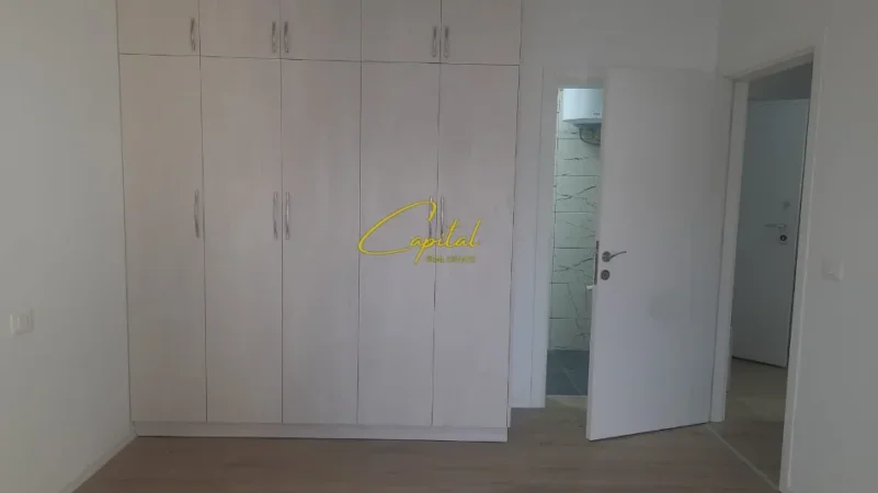 Tirane, jepet me qera apartament 2+1 Kati 2, 110 m² 600 € (XHAMLLIKU)