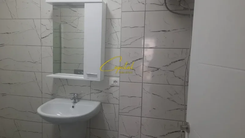 Tirane, jepet me qera apartament 2+1 Kati 2, 110 m² 600 € (XHAMLLIKU)