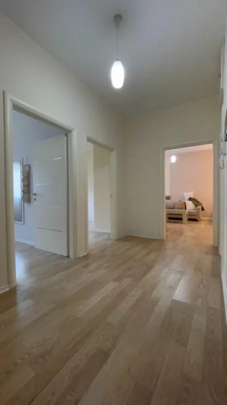 Tirane, jepet me qera apartament 2+1 Kati 5, 94 m² 650 € (Ngjit me fondacionin Eleonor)