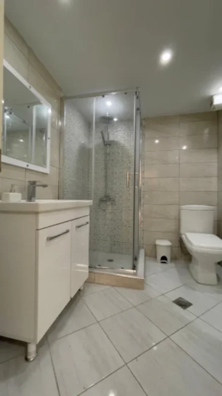 Tirane, jepet me qera apartament 2+1 Kati 5, 94 m² 650 € (Ngjit me fondacionin Eleonor)